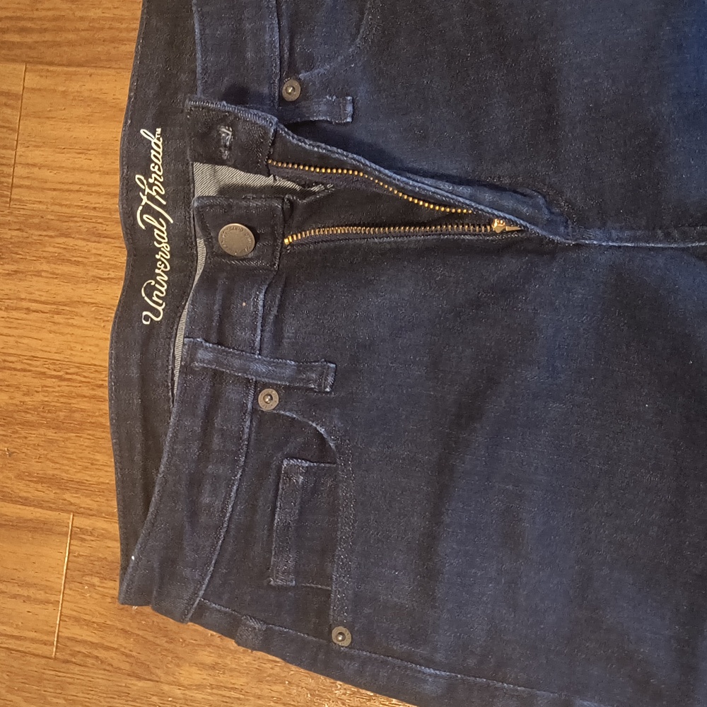High Rise Skinny - Picture 2 of 4